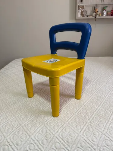 CADEIRA INFANTIL COLORIDA