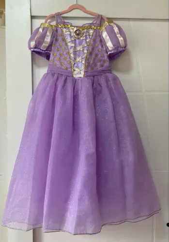 Vestido lindo  Rapunzel ( original Disney )  TAM 9/10 anos 