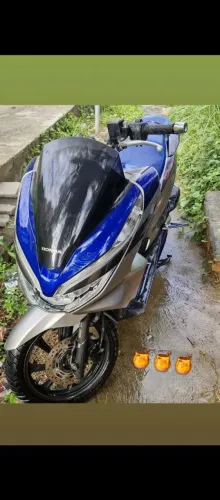 Moto PCX super conservada 