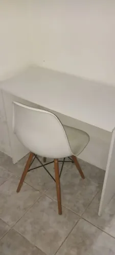 Escrivaninha + cadeira
