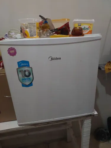 Frigobar Midea