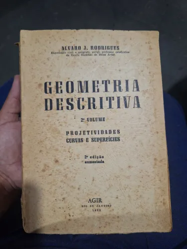 Geometria descritiva - Álvaro Rodrigues