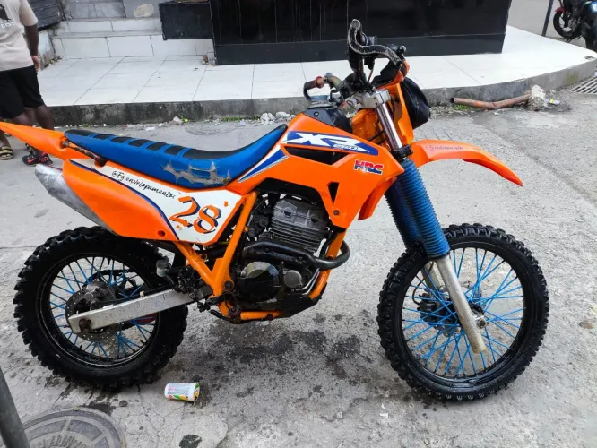 Xr Tornado de trilha
