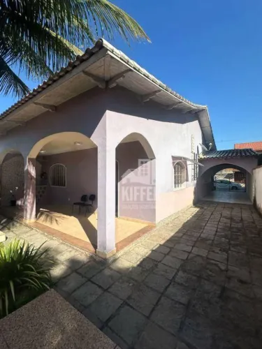 Casa com 2 Imóveis no Terreno  Centro de Rio Bonito