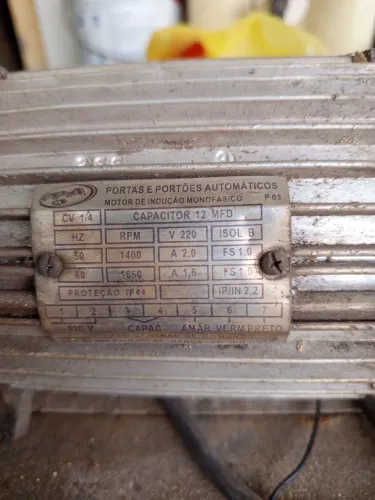 Vendo 2 motores de indução 1/4cv