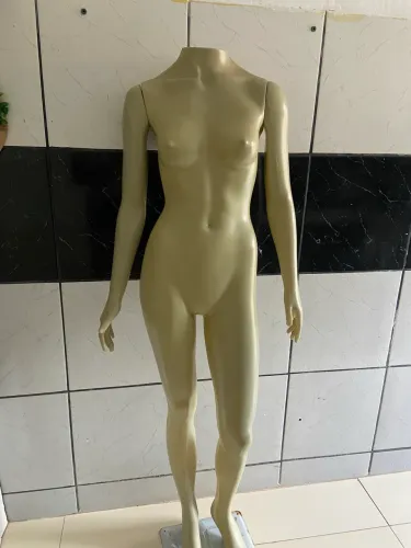 Manequim feminina