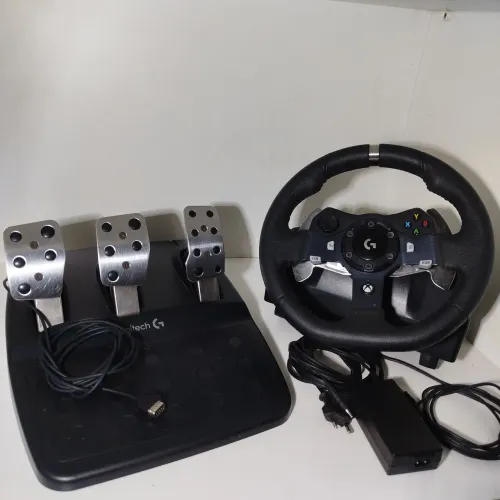Volante Logitech G920 + Pedais, em perfeito estado. PC/XBOX.