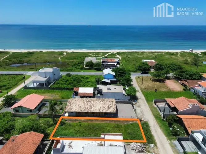 Terreno exclusivo a 100m do mar | Salinas - Bal. Barra do Sul