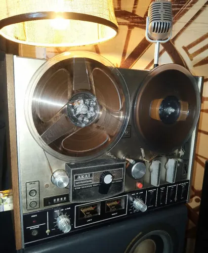 Gravador Akai 4000-DS retrô 