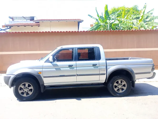 Mitsubishi L200 Outdoor GLS 2.5 4X4 CD TDI Diesel 2011