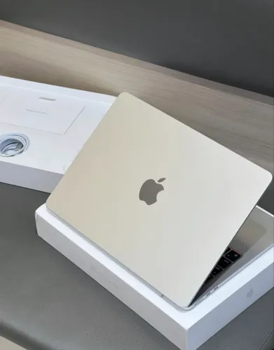 MACBOOK AIR M5 16/512 GB 13 POL(NOVO) STARLIGHT + KIT DE CAPAS NOTA FISCAL (LOJA FÍSICA) 