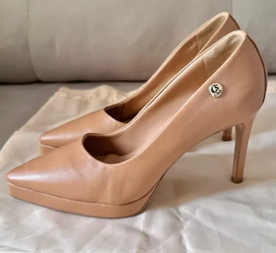 Scarpin Carmem Steffens Club