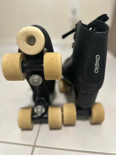Vendo patins oxelo tamanho 34 e kit proteção OXELO.