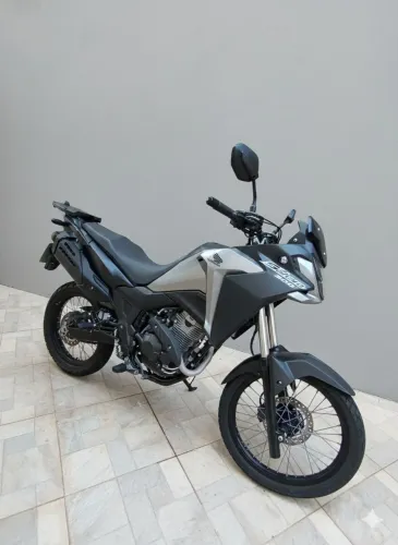 XRE Sahara 300