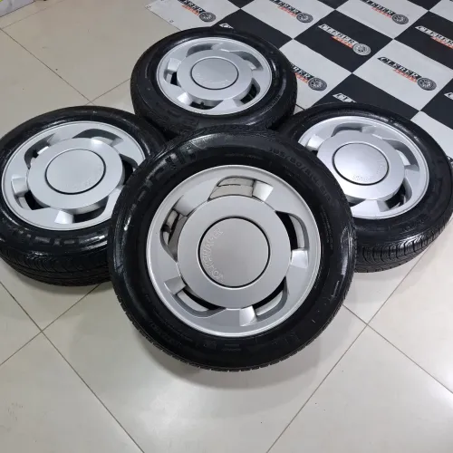 Rodas 14 vw Orbital com Pneus<br>