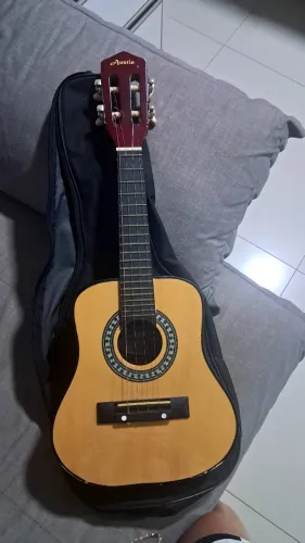 Cavaquinho usado em bom estado