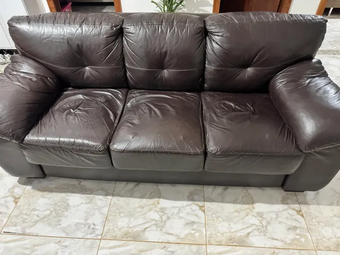 Sofá courino 3 lugares