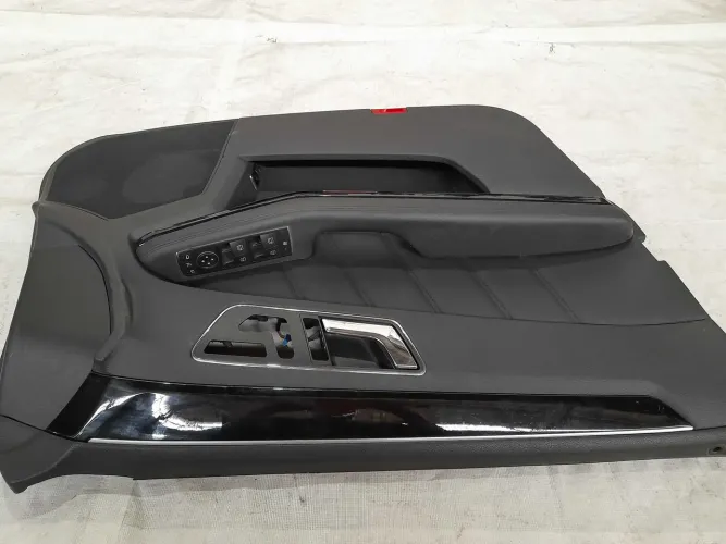Forro Porta Dianteira Esquerda Mercedes E350 10 11 12 Preto