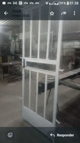Porta ferro forte com vidro. 80x210