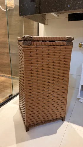 Cesto para roupa suja ou outras utilidades 