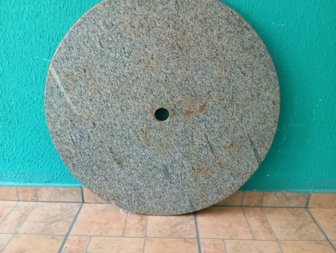 Vende se pedra de mesa granito