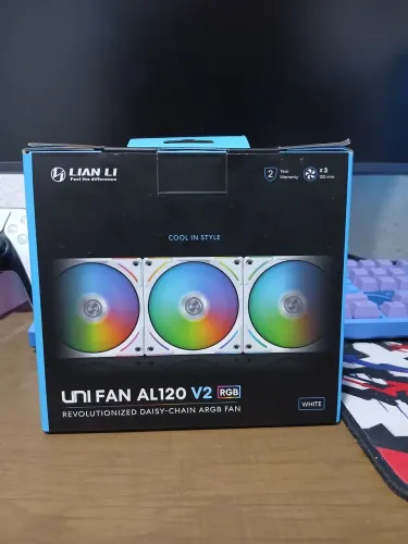 KIT GAMER UNI FAN 120MM BRANCO COM 3 FANS RGB NA FAN MODELO AL V2 120 mm (Lacrado)