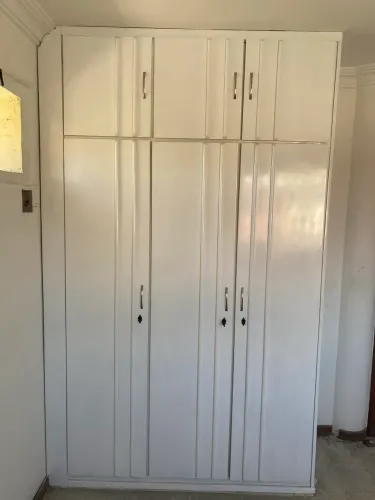Guarda roupa de madeira excelente estado de conservação!!!
