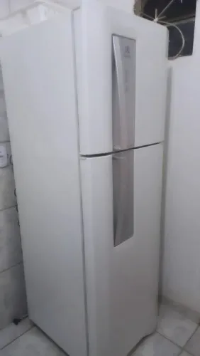 GELADEIRA SEMI NOVA