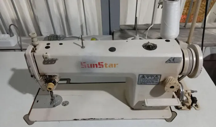 Máquina de costura industrial reta SunStar