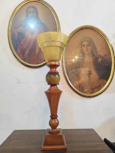Abajur Art deco em madeira nobre e vidro alabastro