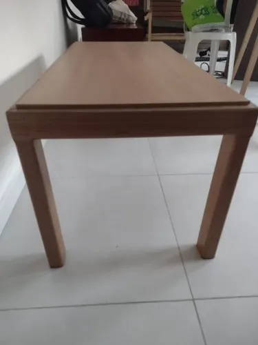 Lindo banco em madeira nobre e fórmica