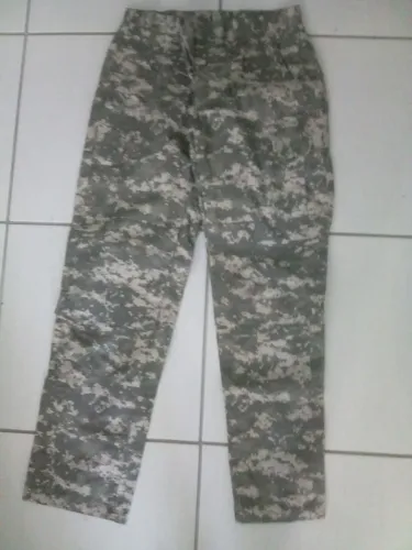 Calça camuflada