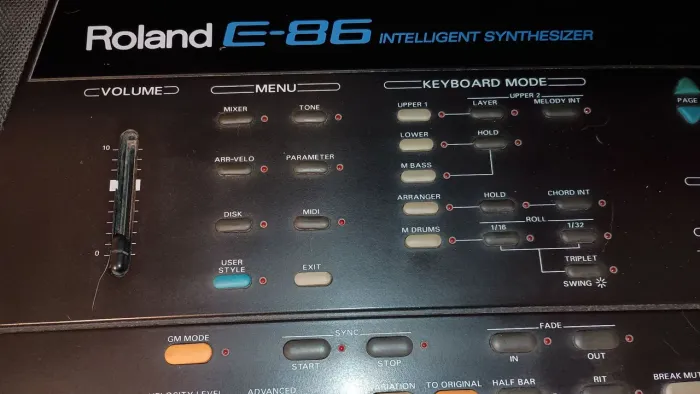 Teclado Roland E86