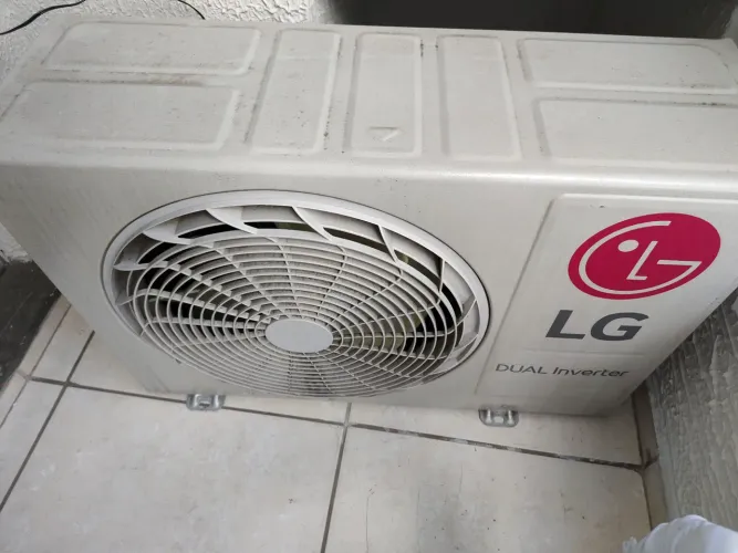 Ar condicionado LG dual inverter 9.000 BTUs já com kit instalação completo.