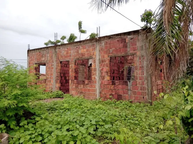 Vendo casa no ponto de laje