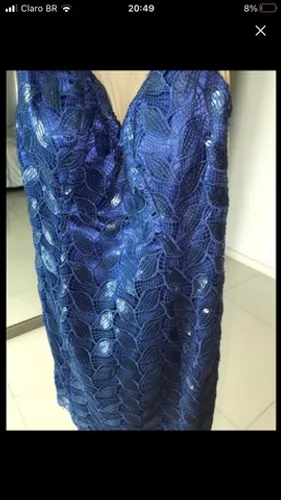 Lindo vestido em renda rebordada 