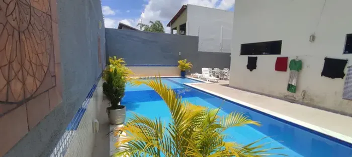 Casa Enorme com piscina, para quem gosta de espaço e conforto! 
