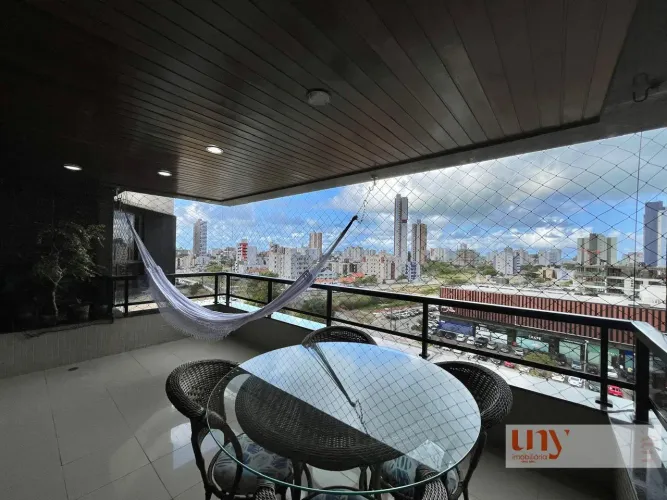 Apartamento com 350 m², 3 suítes, próximo ao Parque Parahyba no Aeroclube.
