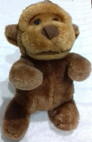 Bicho de pelúcia macaquinho