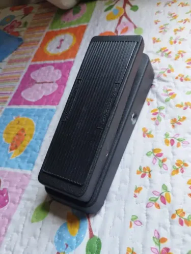 pedal wha wha cry baby gcb95