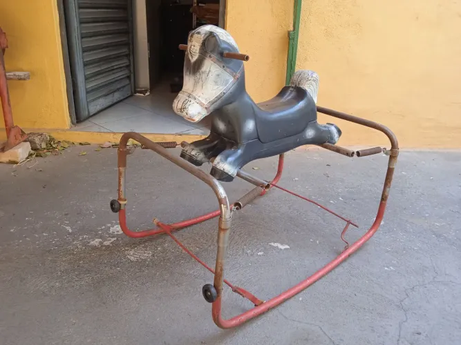 Antigo Cavalo de Balanço.