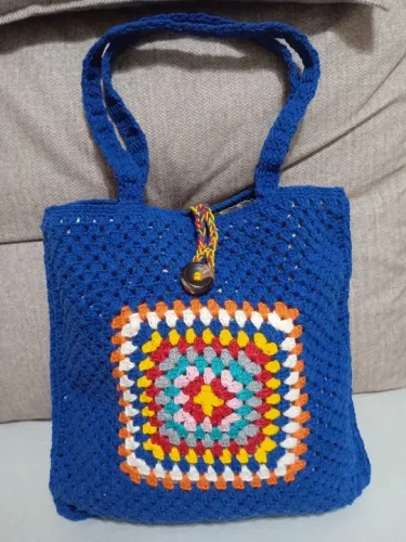 Bolsa crochê azul artesanal 