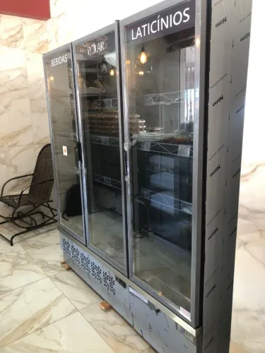 EXPOSITOR POLAR 3 PORTAS