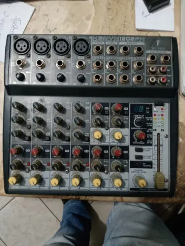 Mesa De Som 12 Canais Xenyx 1202SFX