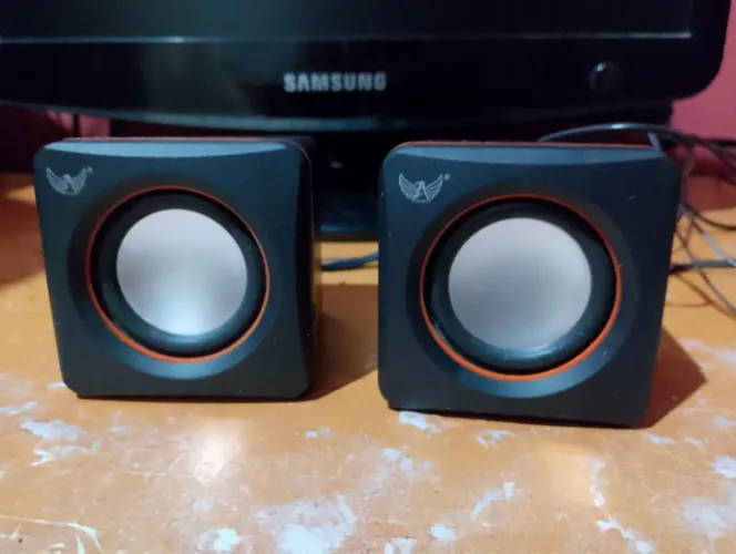 Caixas de som para Computador (mini alto-falantes USB).<br><br><br><br>