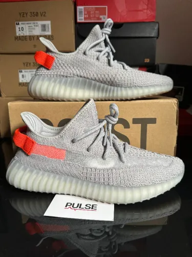 Adidas Yeezy 350 V2 Tail Light - tamanho 40BR, original