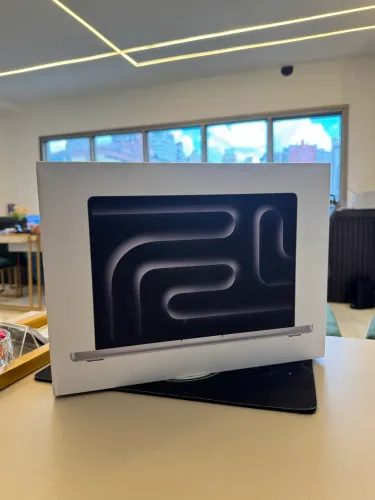 MacBook Pro M4 24GB/512SSD 14? Silver - NOVO LACRADO - LOJA FÍSICA 