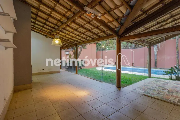Casa no Santa Lúcia, 4 qts e 3 suítes e 4 vgs, piscina, área gourmet para criar filhos com