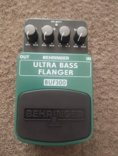 Pedal Behringer Ultra Bass Flanger BUF300