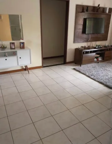 VENDE-SE NO ORLANDO LOBATO(D)